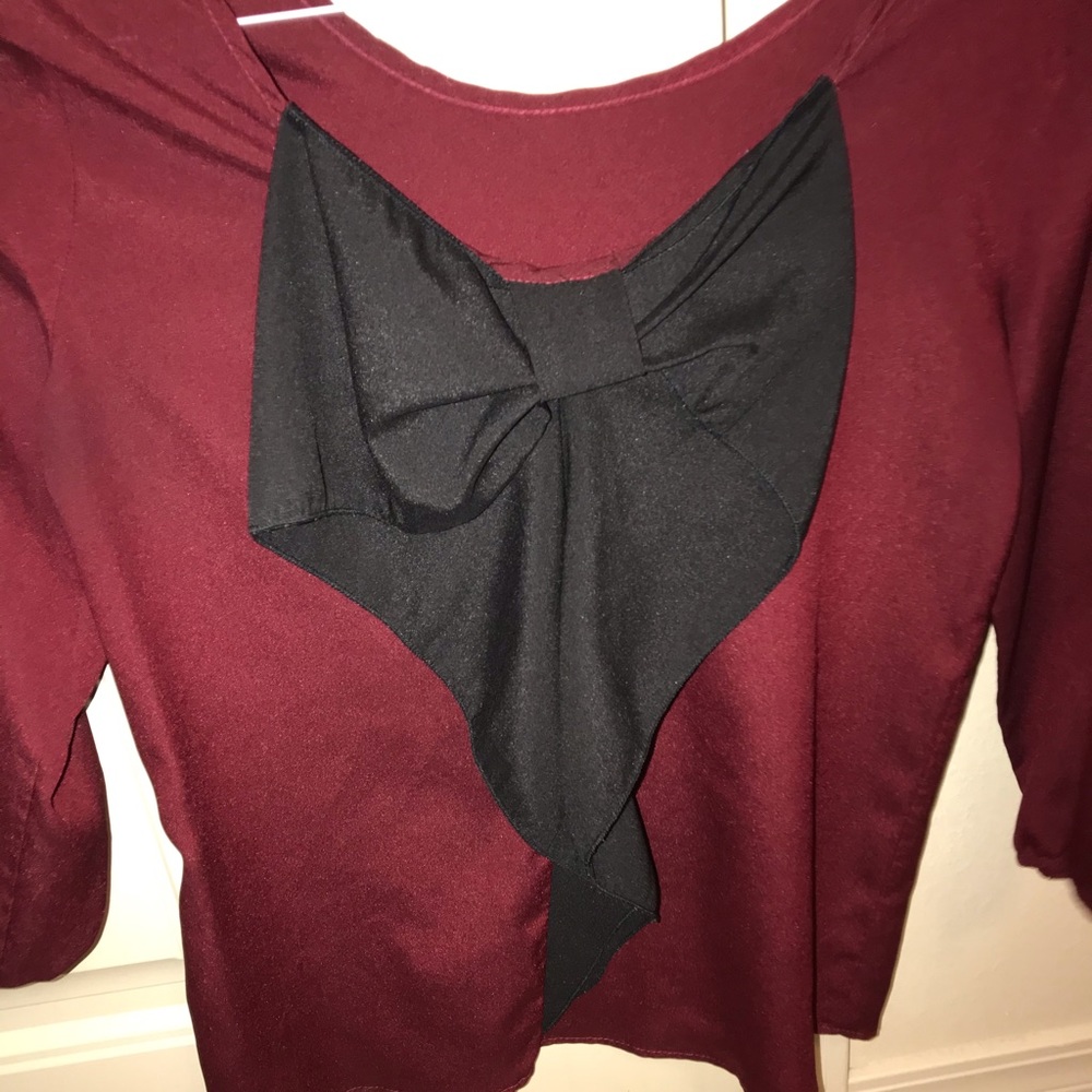Ladies top! - Picture 2 of 2